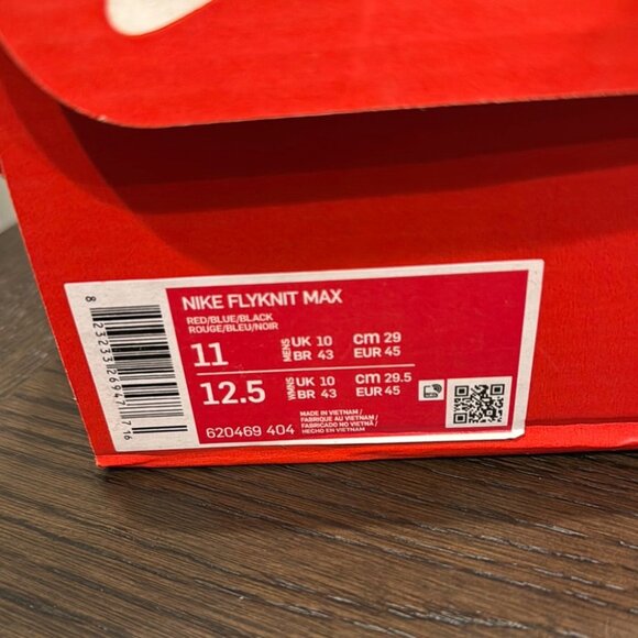 Men’s Nike Flyknit Max - Picture 5 of 6